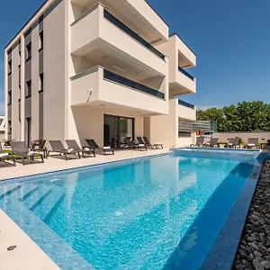 Menalo Elegance Hotel apartamentowy